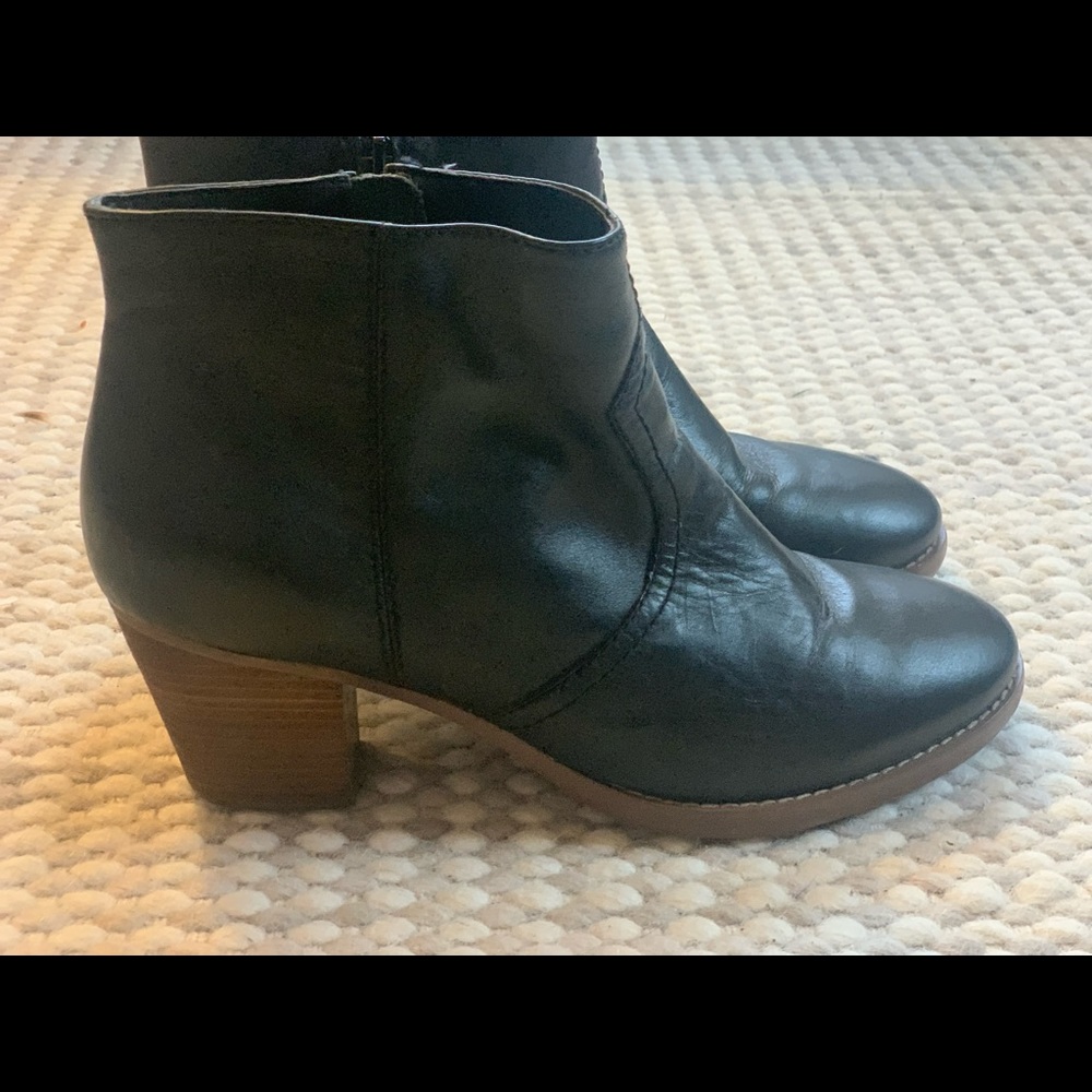 Black bootie
